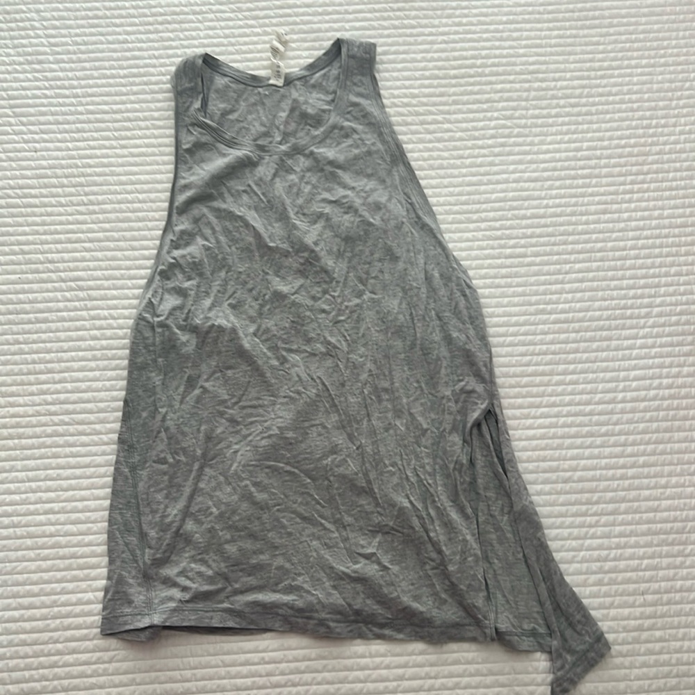 Lululemon Size 6 Grey Tank - Worn Once